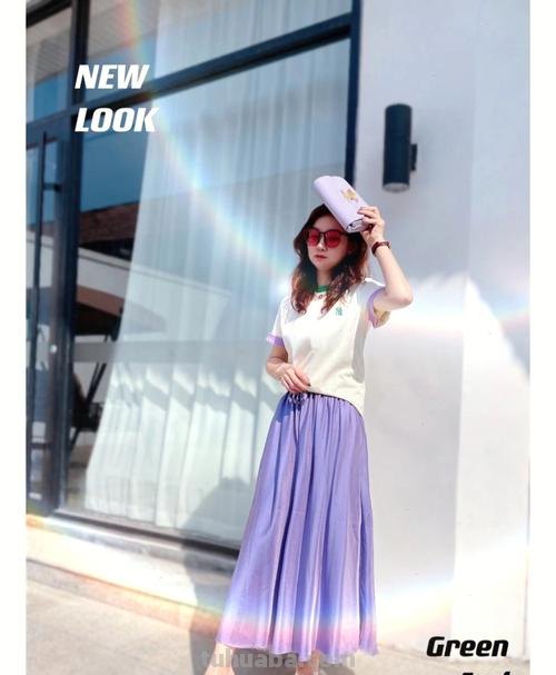 夏季色彩搭配技巧：让你的夏日穿搭更出彩 