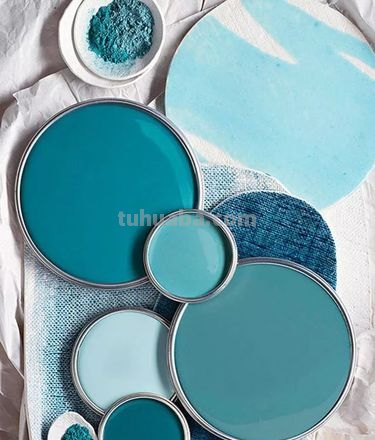 色彩大片及色彩位置的变化：设计中的关键元素 