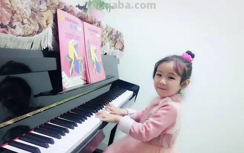 儿童学钢琴的好处 儿童学钢琴的好处和坏处