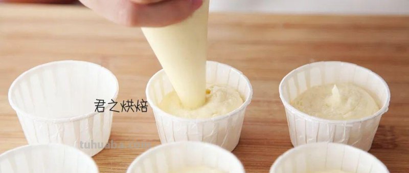 这是一款基础的杯子蛋糕，以及……