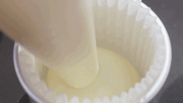 这是一款基础的杯子蛋糕，以及……