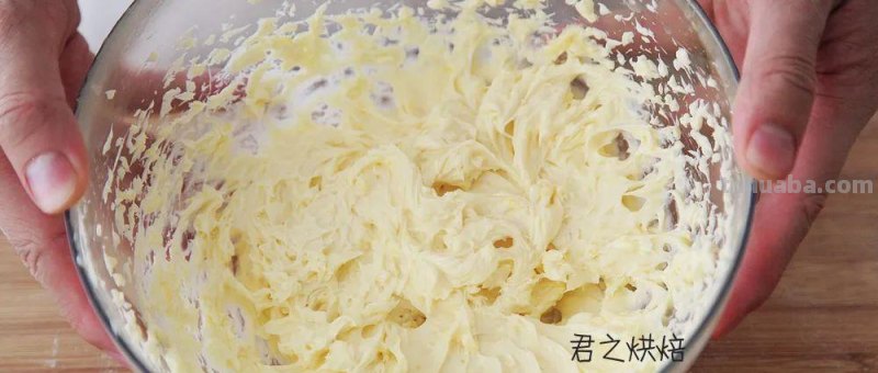 这是一款基础的杯子蛋糕，以及……