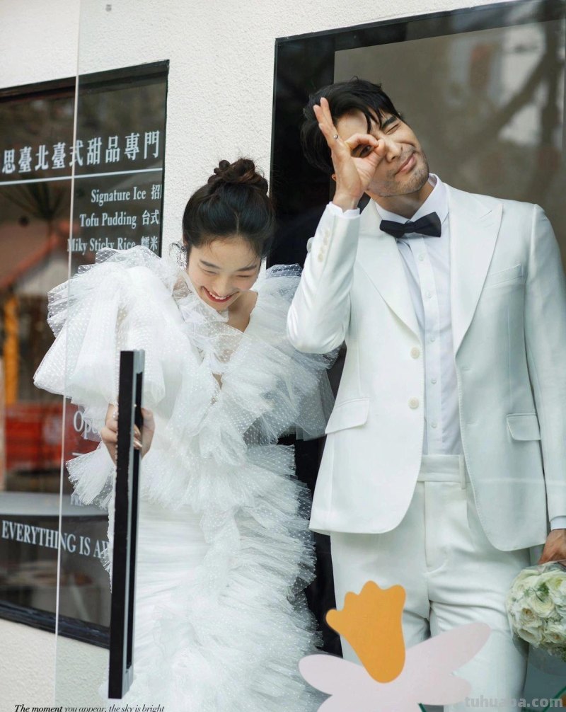 拒绝常规｜街头杂志风婚纱照