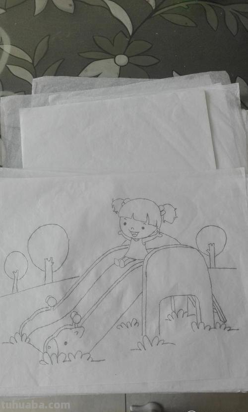 玩滑梯速写 怎样画小孩儿在玩滑滑梯？