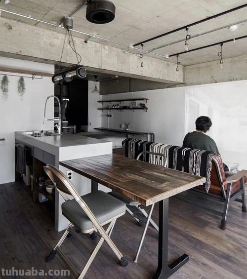 87㎡复古工业风，金属+水泥与原木的碰撞，小两居装出豪宅范