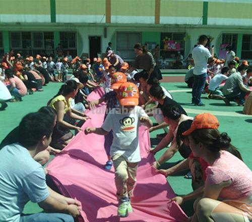 溜溜布亲子游戏玩法 溜溜布亲子游戏玩法及名称