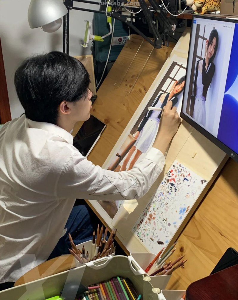 清华男神用彩铅画活万千美少女,笔下肖战逼真到“变态”,我跪了 清华男神用彩铅画活万千美少女,笔下肖战逼真到“变态”,我跪了