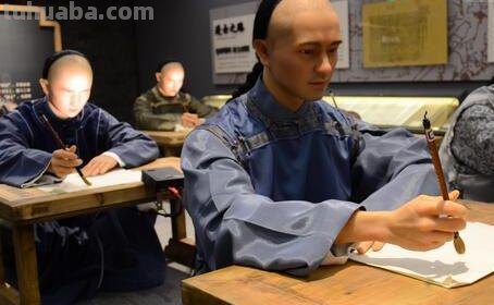 宋朝时实施的两项防作弊措施有 宋朝时实施的两项防作弊措施有: A 誊录