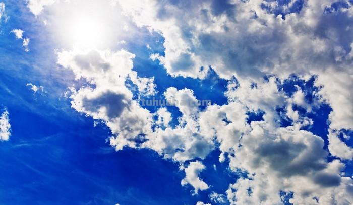 如何调出美丽的蓝天色彩？ 