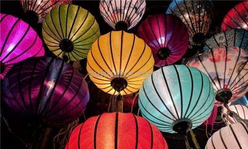 灯笼的色彩搭配与意义解析 