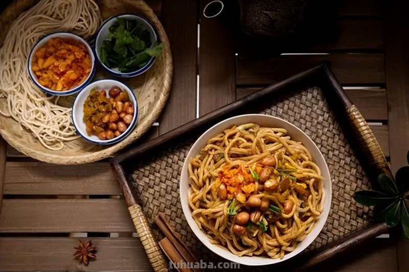 中国传统面食的发展-传统面食的独特工艺和制作流程