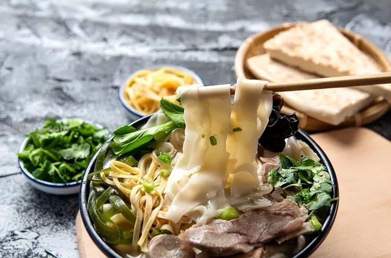 中国传统面食的发展-传统面食的独特工艺和制作流程