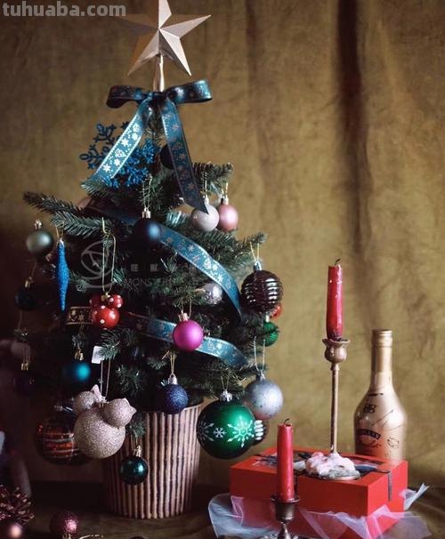 圣诞节色彩及圣诞节色彩画：让你的节日更加色彩缤纷 