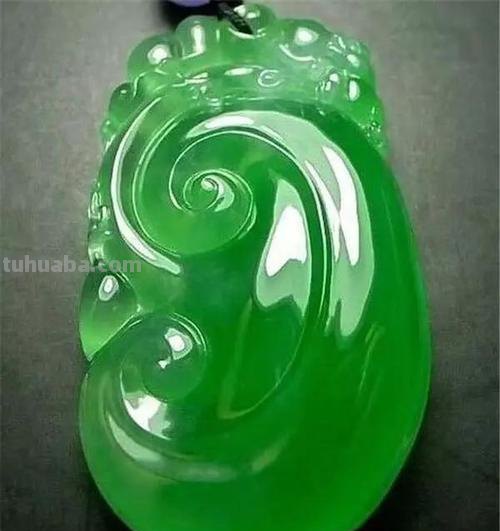 翡翠的色彩与描写——探秘翡翠的神秘色彩世界 