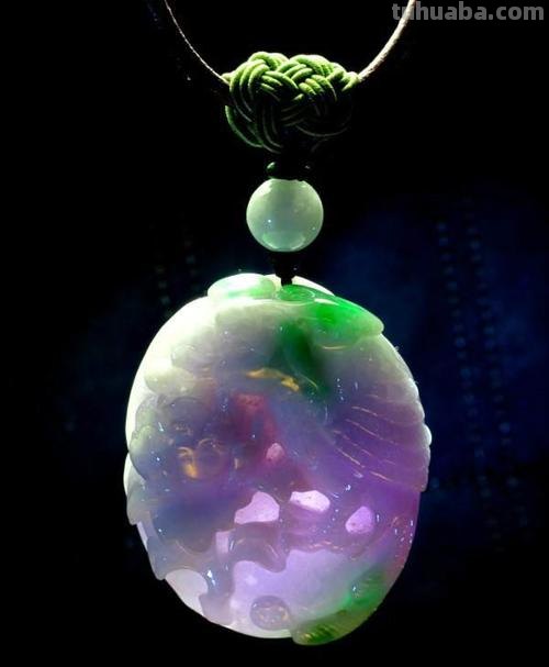 翡翠的色彩与描写——探秘翡翠的神秘色彩世界 