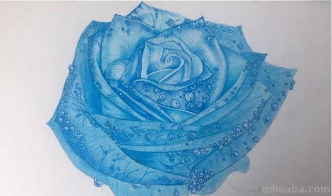 【蓝色彩铅画，如何让你的画作更加出众？】涂画吧小编了解到，蓝色彩铅画是一种非常有趣的绘画方式，很多人都对它情有独钟。在这种画法中，蓝色彩铅往往被用作画作的基调，用来表现出深邃、清澈的感觉，同时也可以让画作更加出众。那么，如何让你的蓝色彩铅画更加出众呢？ 