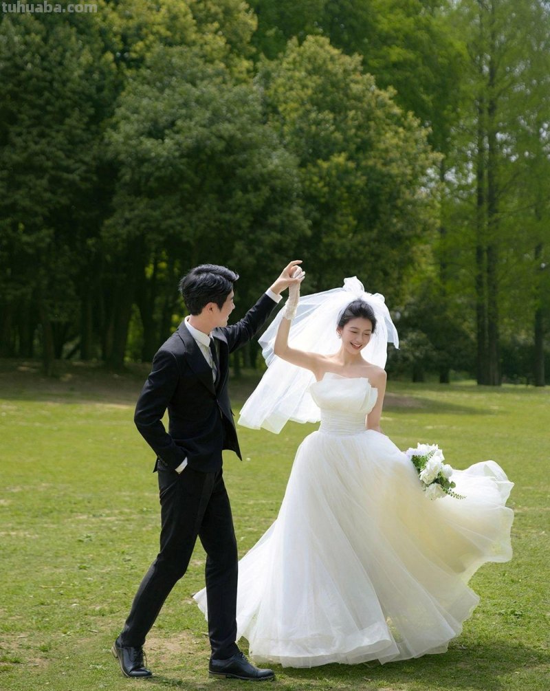 小乖必拍的治愈系 小清新草坪森系婚纱照