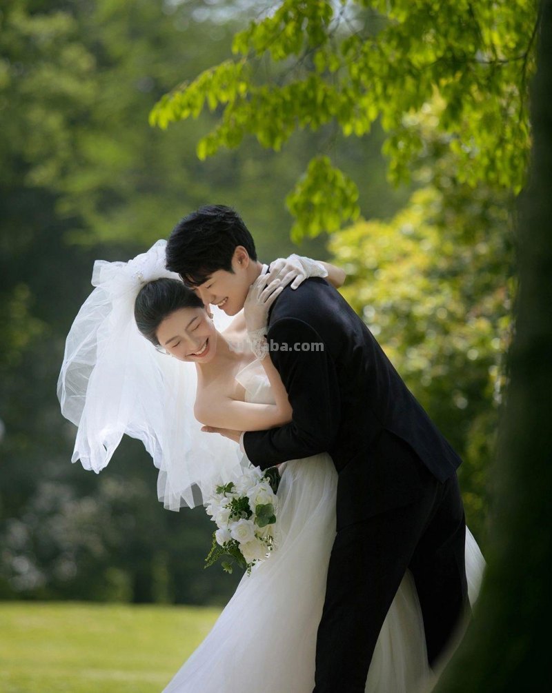 小乖必拍的治愈系 小清新草坪森系婚纱照