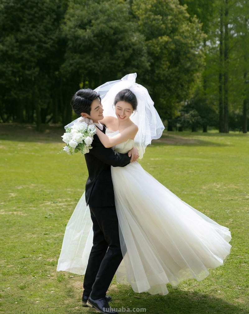 小乖必拍的治愈系 小清新草坪森系婚纱照