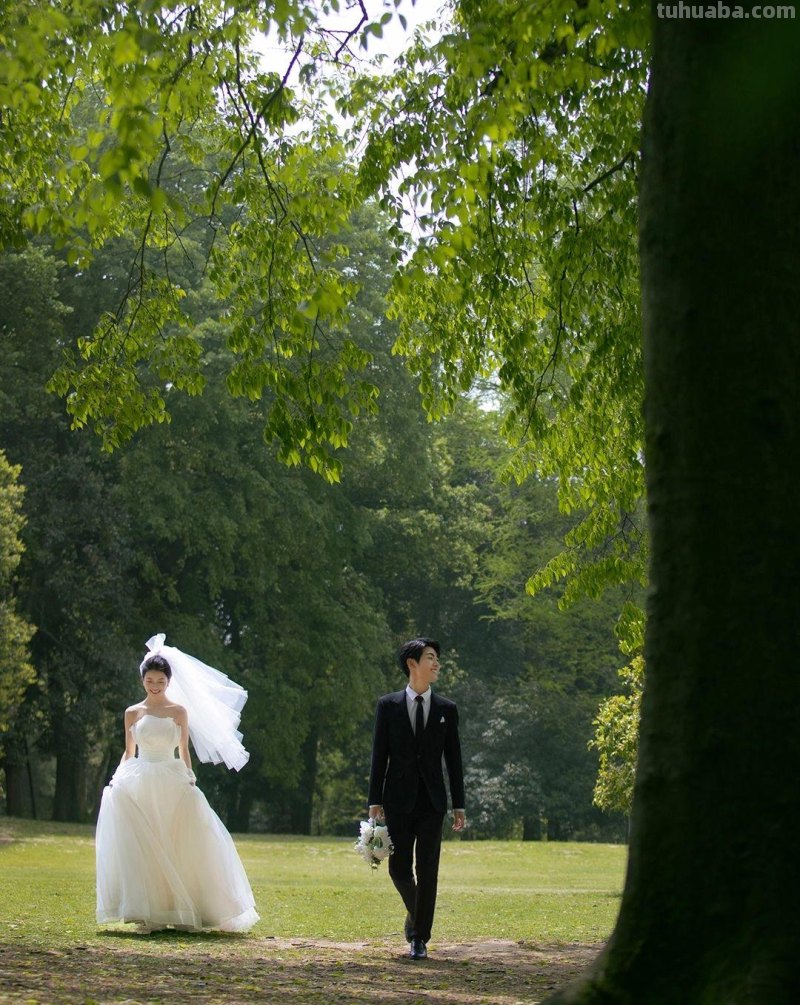 小乖必拍的治愈系 小清新草坪森系婚纱照
