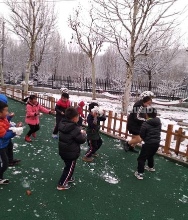 冬季户外活动对幼儿的好处 冬季户外活动对幼儿的好处有哪些