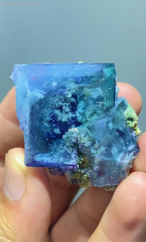 萤石色彩及萤石颜色：二次元世界的缤纷世界 