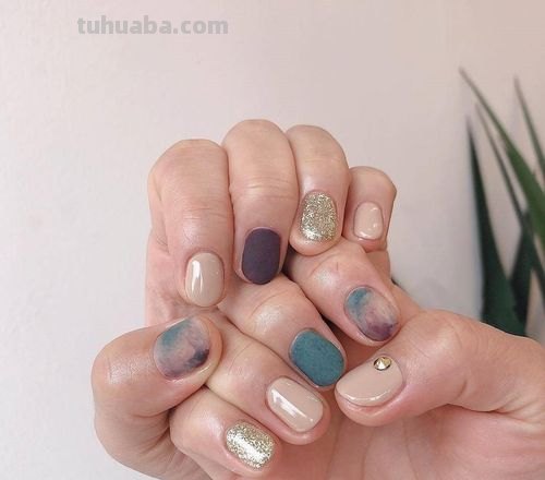 美甲色彩搭配口诀,让你的指尖更加时尚