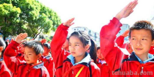 红领巾三个角的度数是什么?