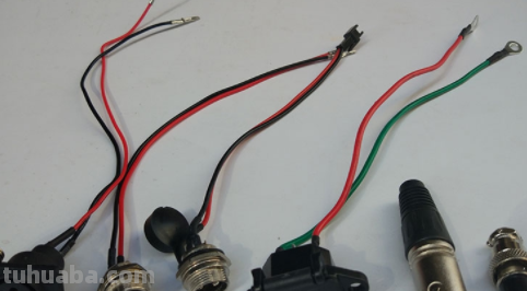 电动车充电器插头上的N和L是 正负极吧 那哪个是正那个是负呢?