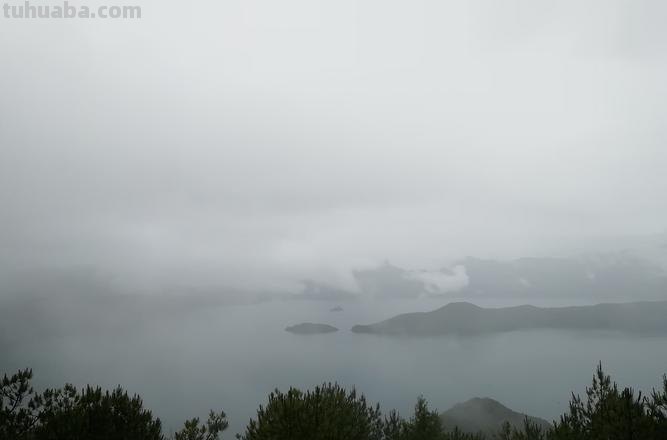 山色空蒙雨亦奇描写的是 山色空蒙雨亦奇描写的是哪里的景色