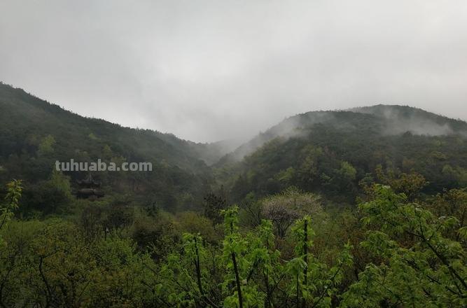 山色空蒙雨亦奇描写的是 山色空蒙雨亦奇描写的是哪里的景色