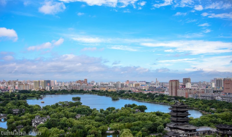 “四面荷花三面柳,一城山色半城湖”,猜猜这是写的哪个城市? “四面荷花三面柳,一城山色半城湖”,猜猜这是写的哪个城市?