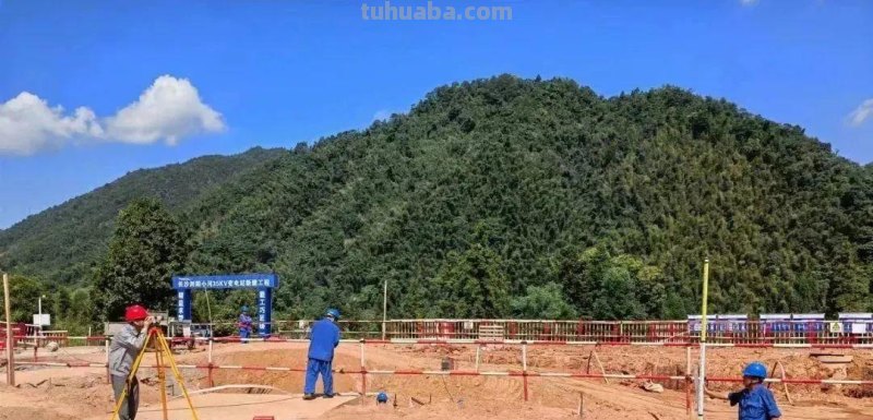 网红原乡光明景 画里小河党旗扬