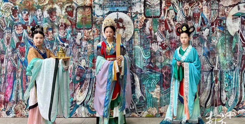 扮唐代仕女出神入“画”！广州一中学师生Cosplay走红网络