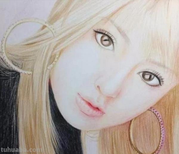 女孩自己画的彩铅画怎么画 彩色铅笔画教程：1.女孩——自由飞翔？
