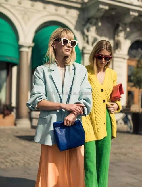 缤纷色彩女装，让你的穿搭更加出彩！ 