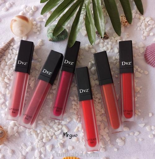 朵色彩妆图：打造个性化彩妆风格 