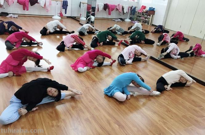 幼儿园里都有哪些兴趣班 幼儿园里都有哪些兴趣班呢