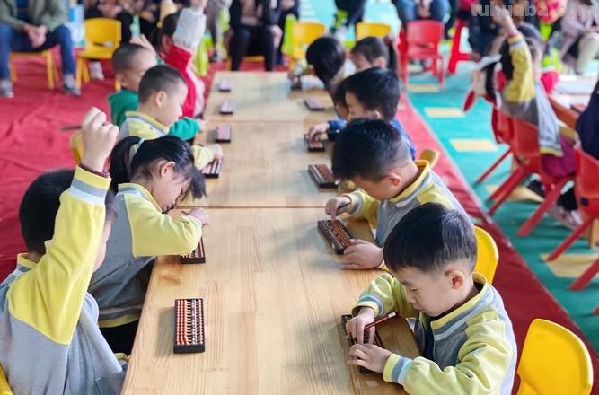 幼儿园里都有哪些兴趣班 幼儿园里都有哪些兴趣班呢
