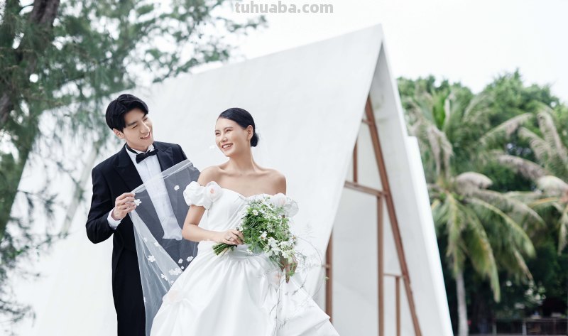 三亚旅拍婚纱照哪家拍得好？三亚婚纱摄影工作室排名