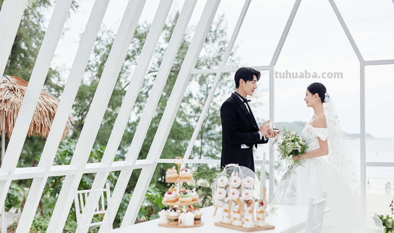三亚旅拍婚纱照哪家拍得好？三亚婚纱摄影工作室排名