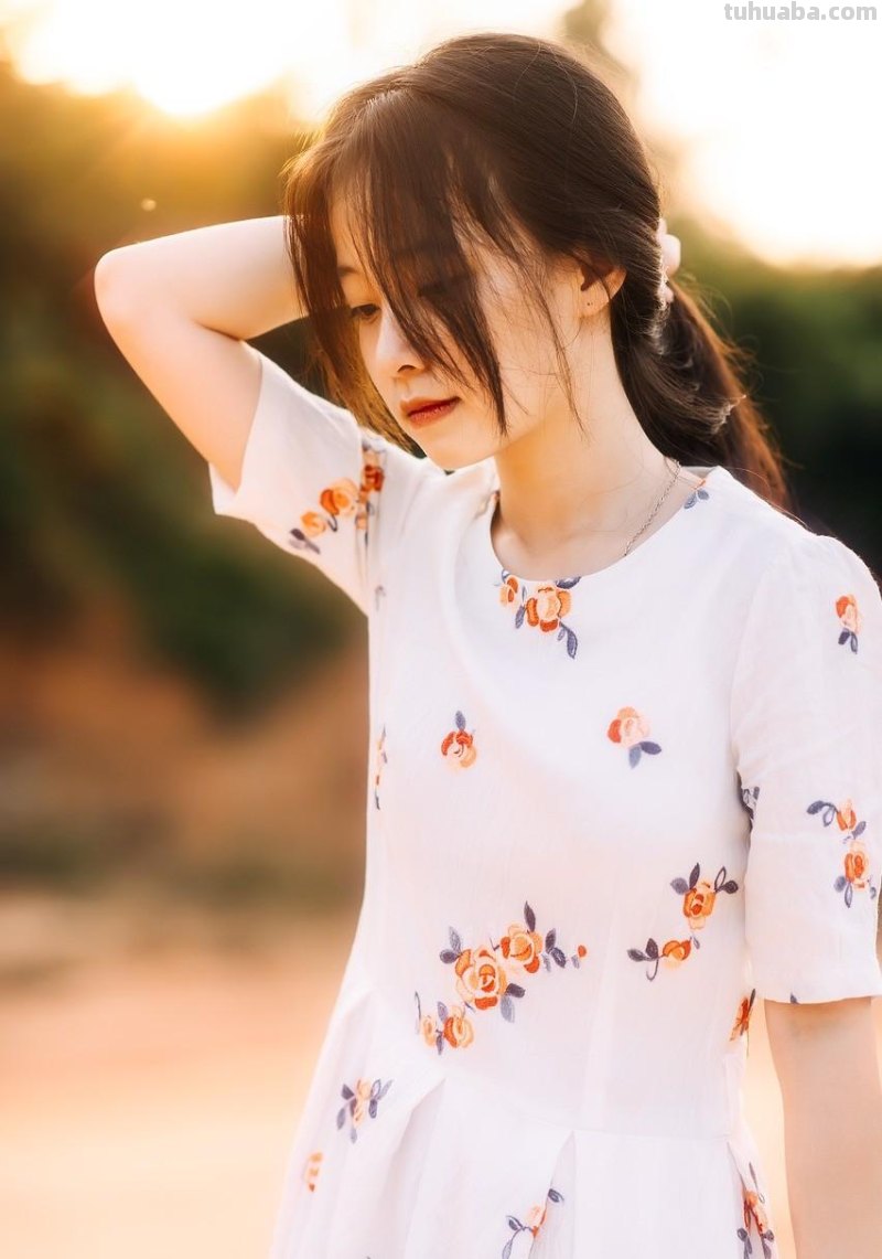 不露脸的照片，怎么拍好看？试试这5个生活人像摄影技巧吧