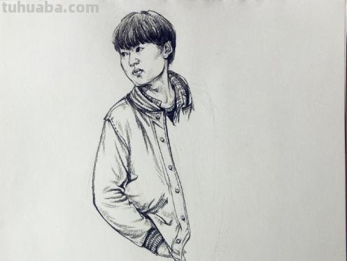 拖地女性速写 描写妈妈拖动作的特点？