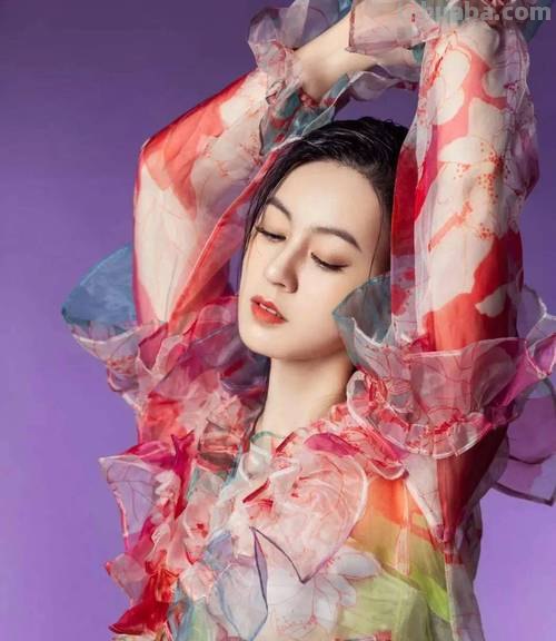 【唐艺色彩及唐艺艺术品：探寻色彩的魅力】——涂画吧小编了解到 