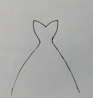 彩铅画美女古装裙子怎么画 最简单漂亮裙子的画法？