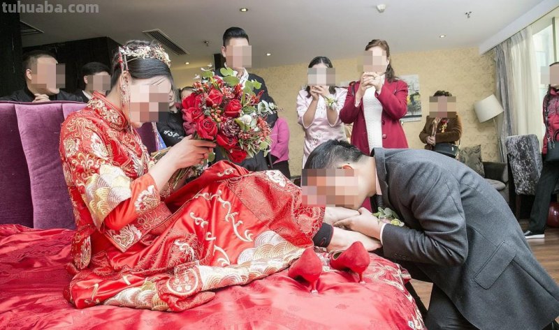 千万别看不起婚礼跟拍，他们认真起来，好“可怕”