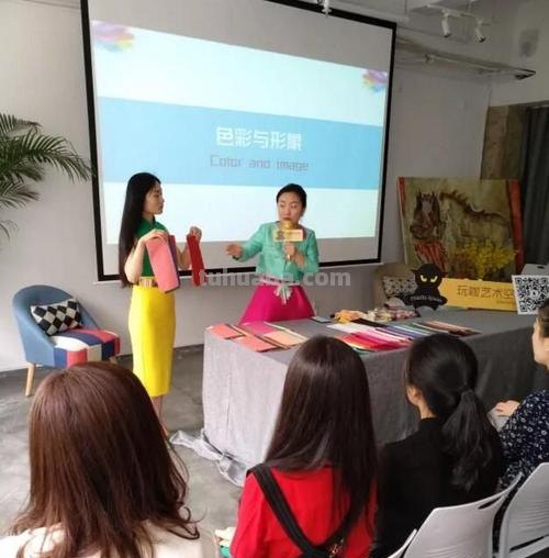 深圳色彩顾问的时薪多少？ 