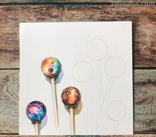 用彩铅画星星糖果怎么画 星空彩铅素描？