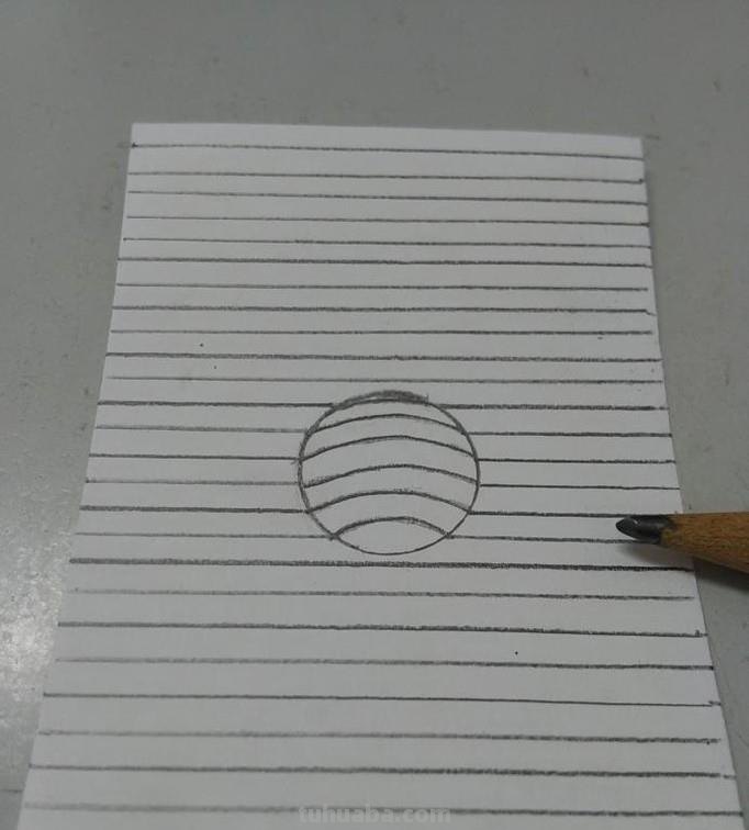 用彩铅画立体圆形怎么画 如何画有倒影的立体圆？
