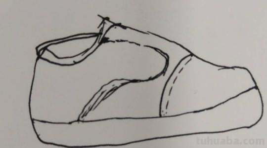 女孩鞋子怎么画简笔画 简笔画鞋子的画法？